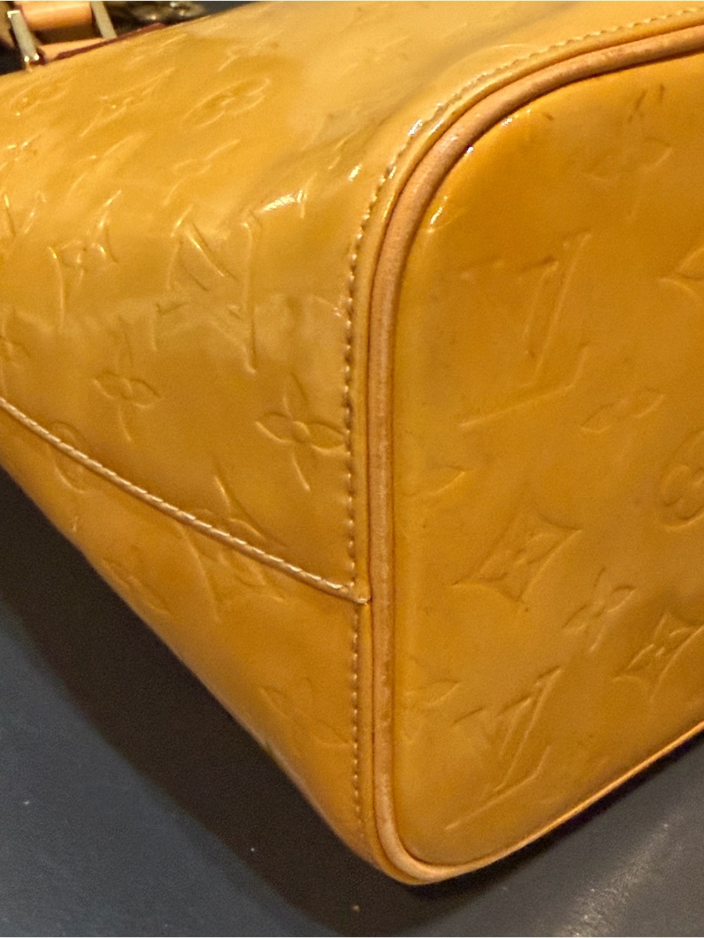 🔥GUC Vintage Louis Vuitton Houston Patent Leather Tote with unbranded bag charm - Picture 14 of 16